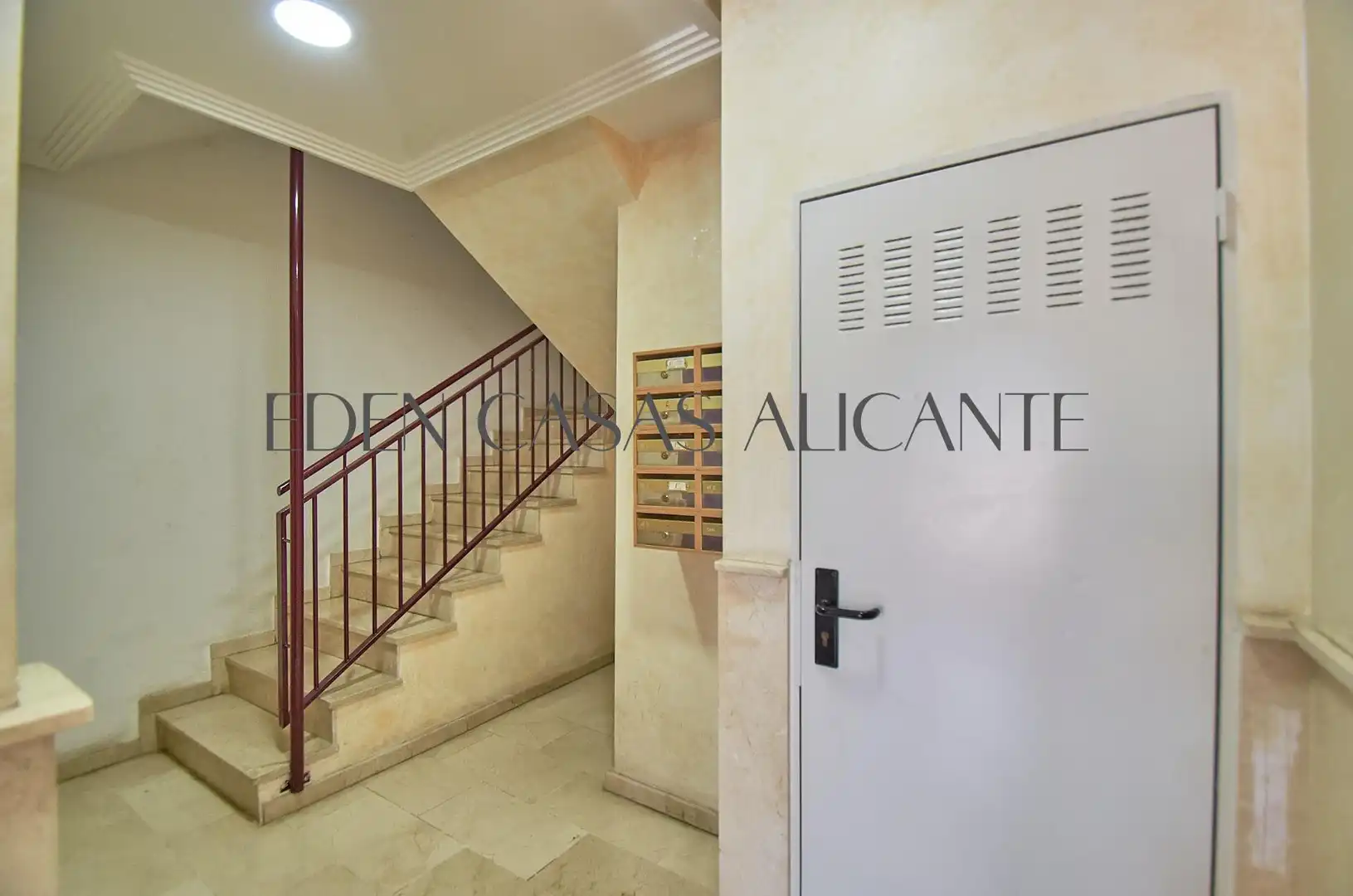 Piso en venta en El Campello con Aire acondicionado, Calefacción y Trastero