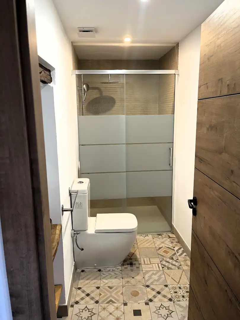 Bathroom of Flat for rent in La Vall d'en Bas  with Heating and Balcony