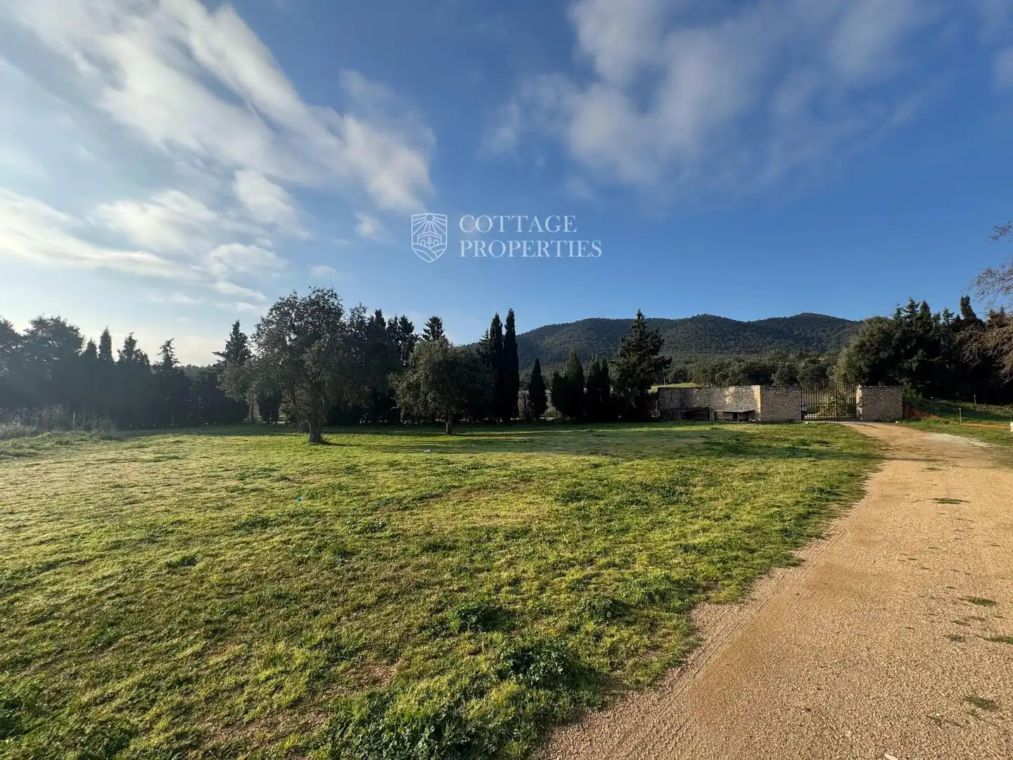 Finca rústica en venta en Darnius