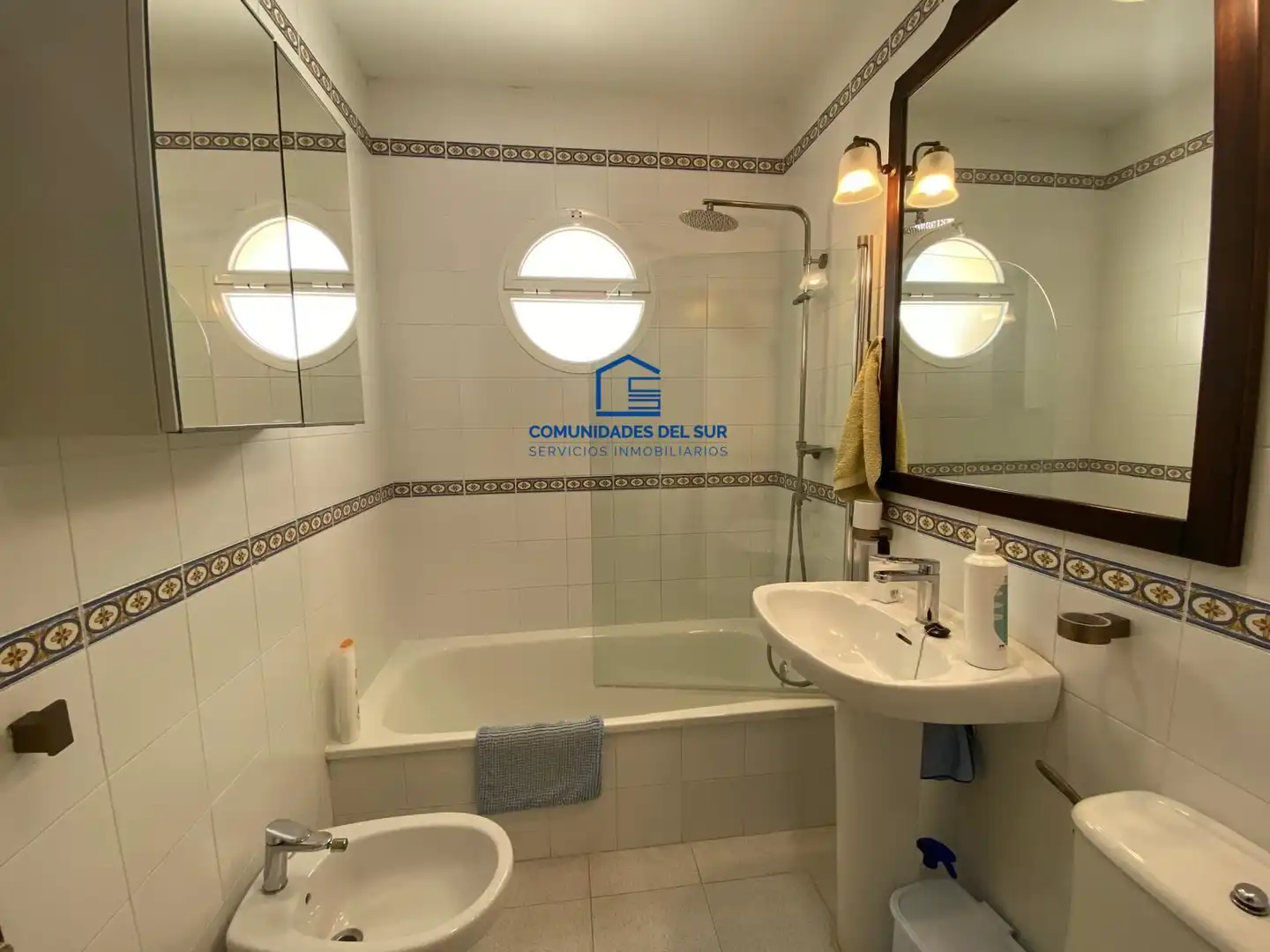 Badezimmer von Wohnungen zur Miete in Cádiz mit Klimaanlage, Heizung und Möbliert