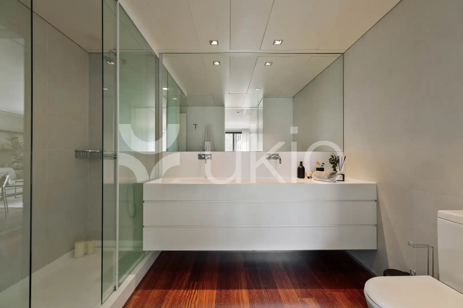 Bathroom of Apartments for rent in Barcelona  with Air Conditioner, Heating and Furnished