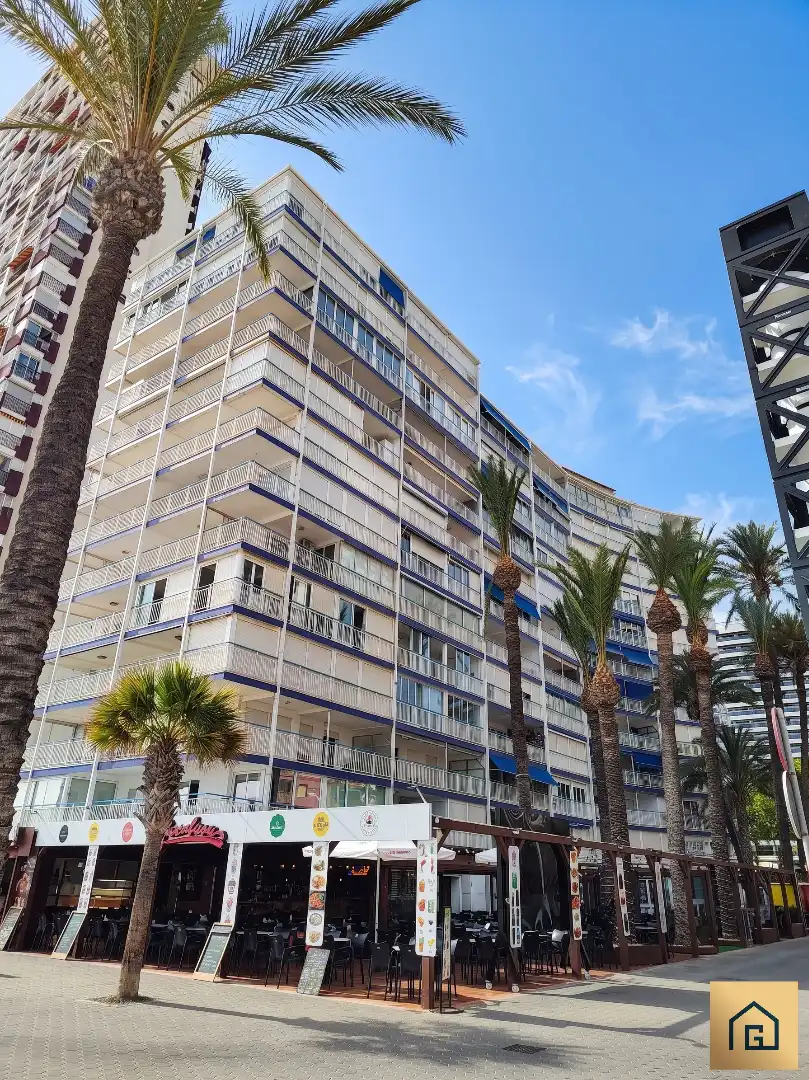 Vista exterior de Piso en venta en Benidorm con Terraza, Amueblado y Alarma
