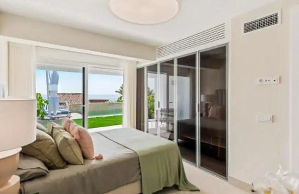 Habitación de Casa o chalet en venta en Estepona con Aire acondicionado, Jardín privado y Terraza