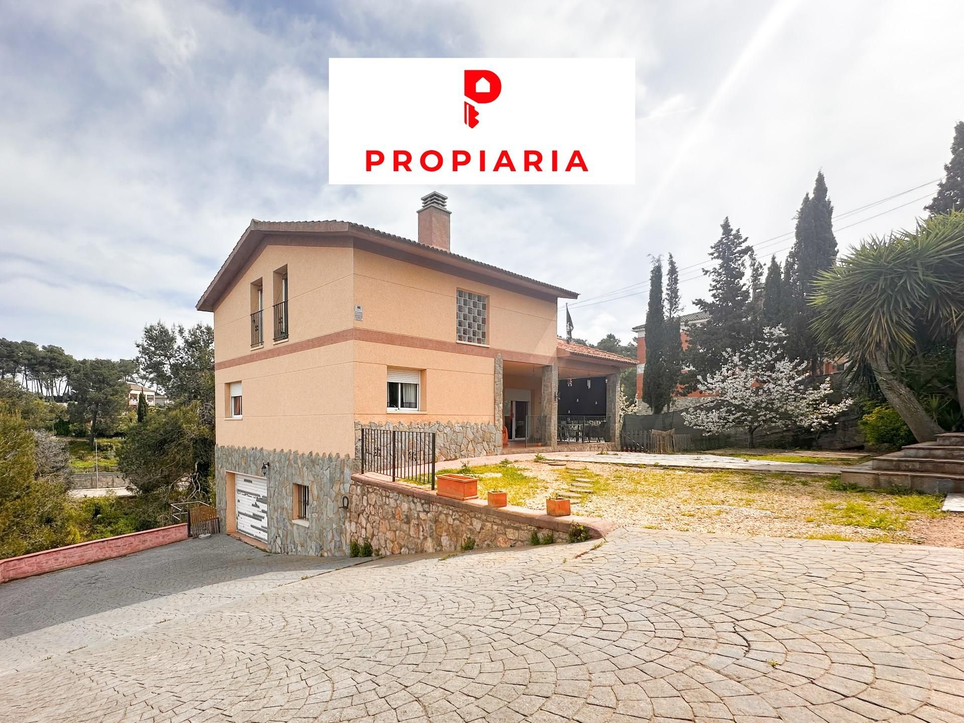 Vista exterior de Casa o xalet en venda en Vallirana amb Calefacció, Jardí privat i Terrassa