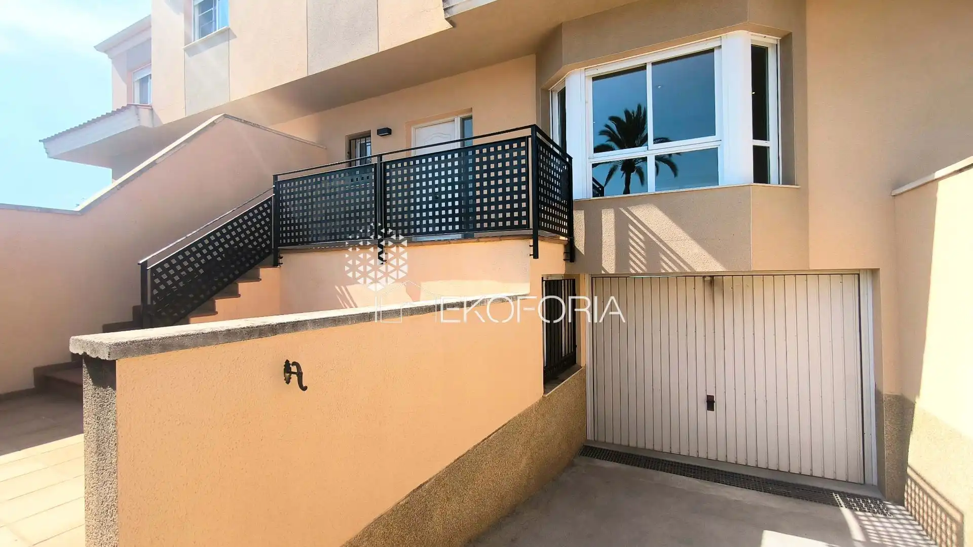 Vista exterior de Casa adosada en venta en Beneixida con Aire acondicionado, Calefacción y Jardín privado