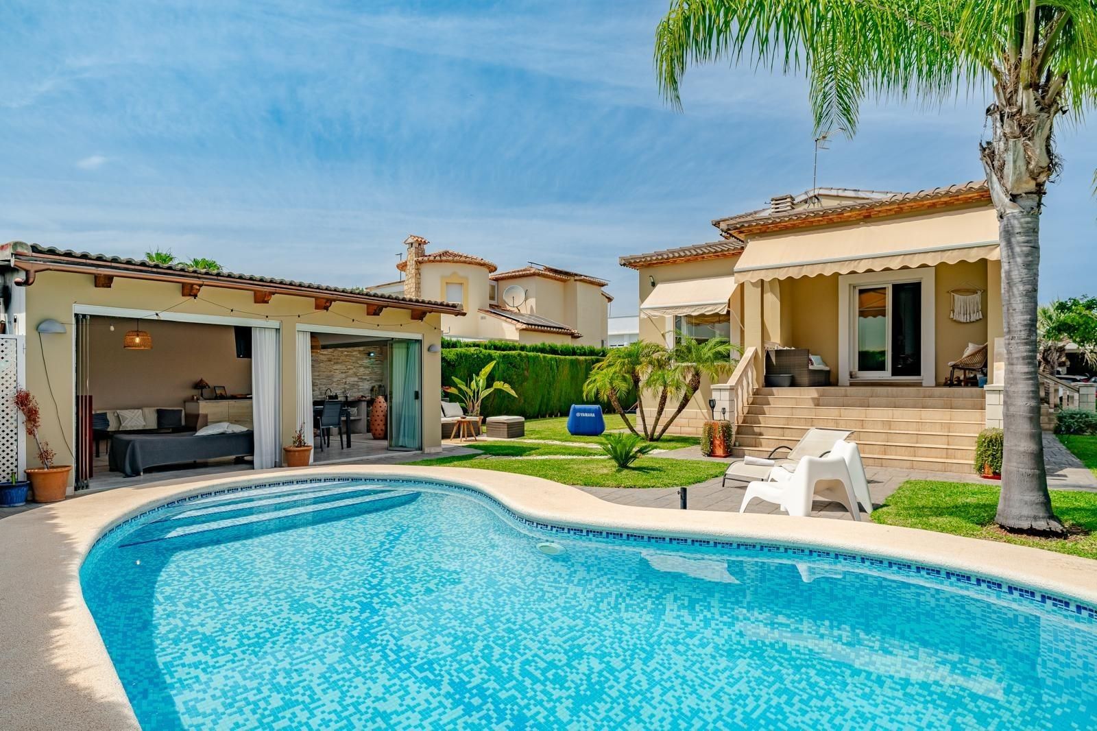 Exterior view of House or chalet to rent in Dénia  with Air Conditioner, Heating and Private garden