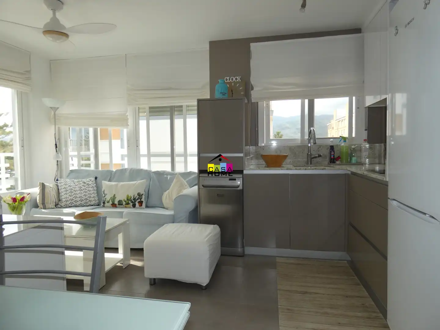 Sala de estar de Apartamento en venta en Benicasim / Benicàssim con Aire acondicionado, Amueblado y Piscina comunitaria