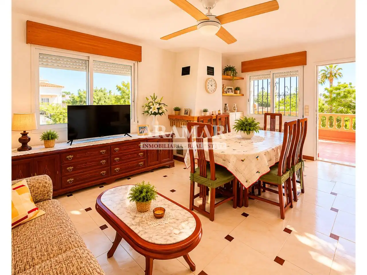 Comedor de Casa o chalet en venta en Oliva con Jardín privado