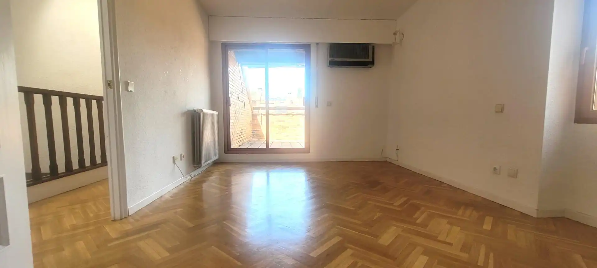 Dormitori de Casa adosada de lloguer en Majadahonda amb Calefacció, Jardí privat i Parquet