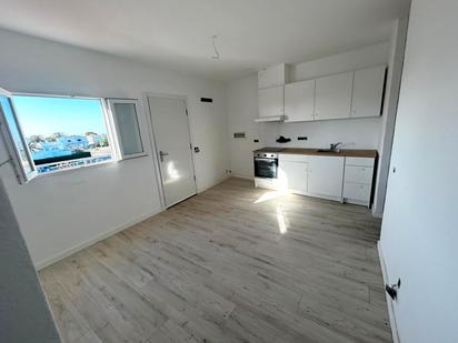 Cuina de Apartament de lloguer en Ciutadella de Menorca amb Moblat