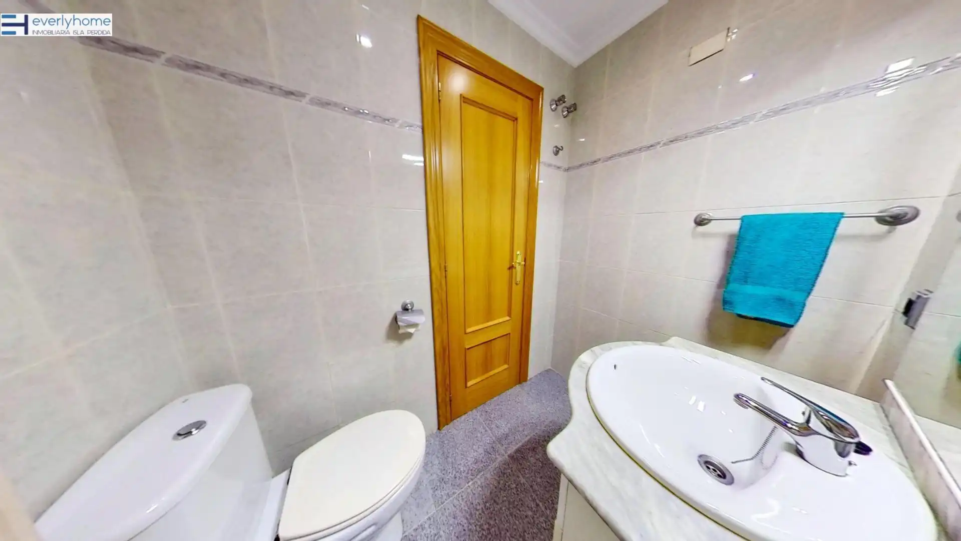 Baño de Piso para compartir en Burjassot con Aire acondicionado, Amueblado y Balcón