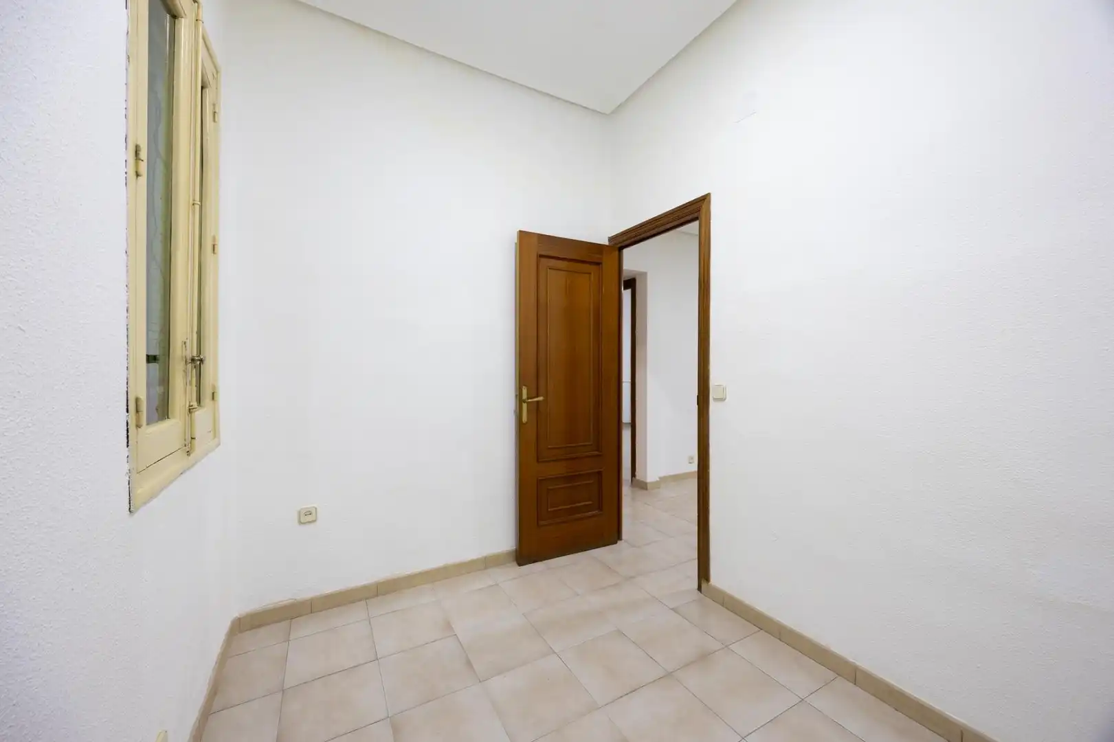 Flat for sale in Madrid  with Parquet flooring