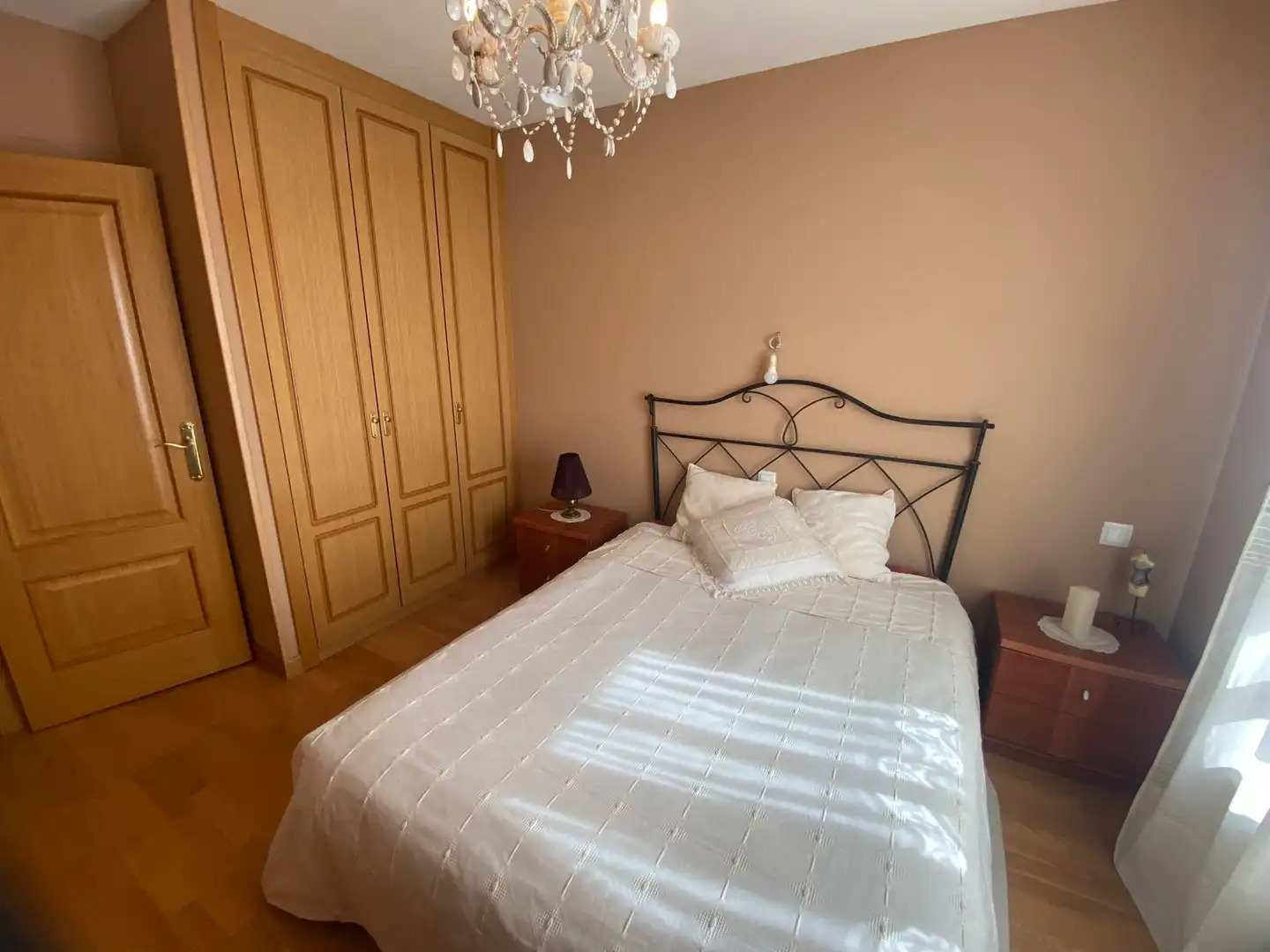 Schlafzimmer von Haus oder Chalet zum Verkauf in Burgos mit Heizung, Privatgarten und Parkett
