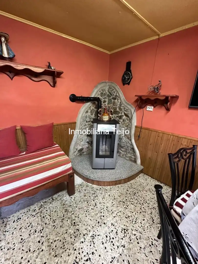 Houses for sale in Moeche