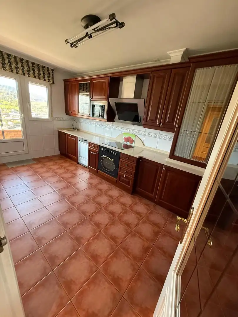 Cuina de Dúplex en venda en Santurtzi  amb Calefacció, Terrassa i Traster