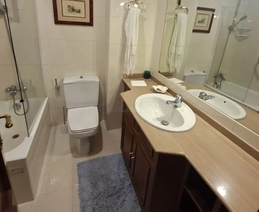 Baño de Piso en venta en Vitoria - Gasteiz con Calefacción, Parquet y Terraza