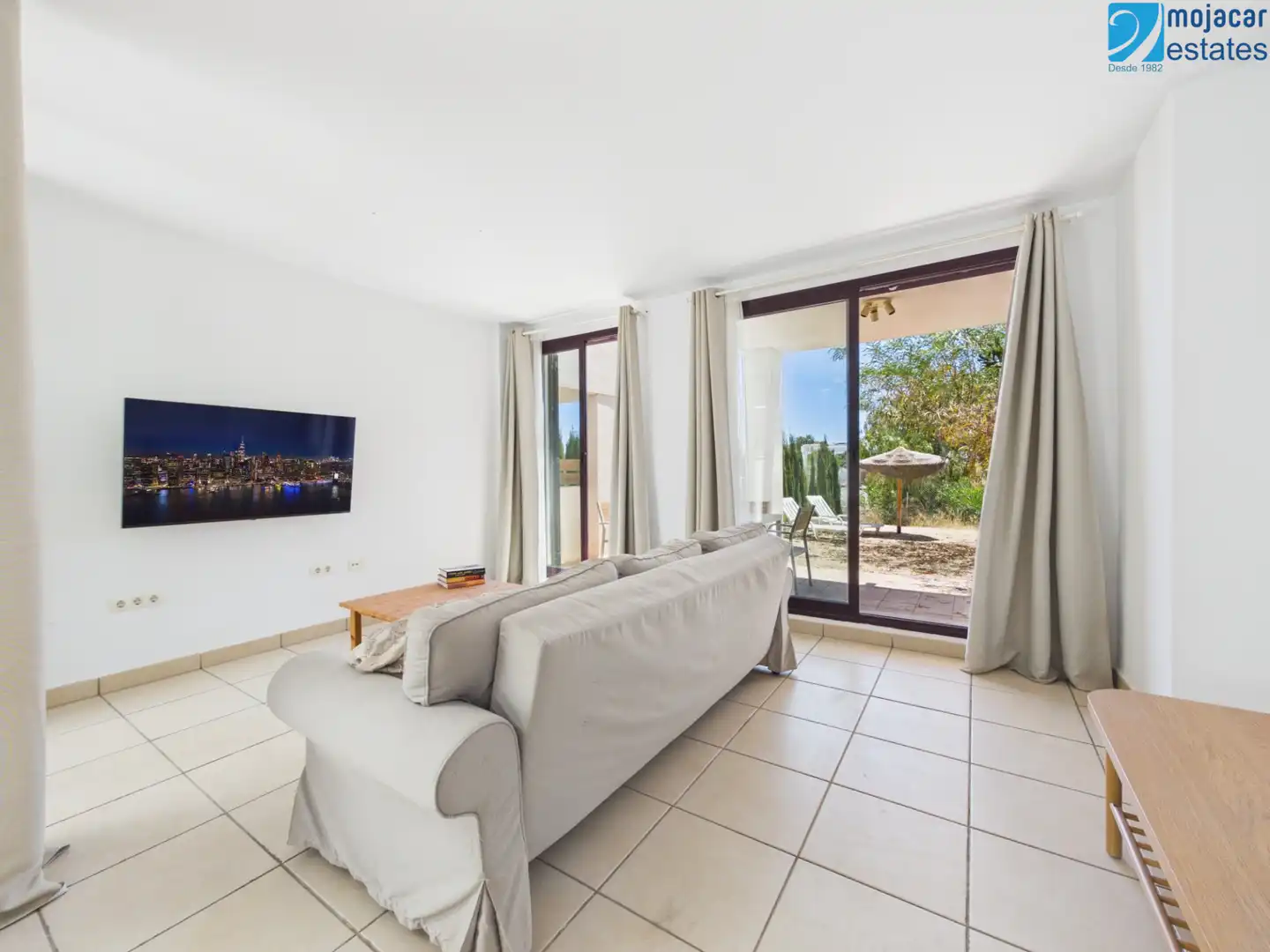 Terraced house with garden for sale in Calle Avicena 4, imagen 2