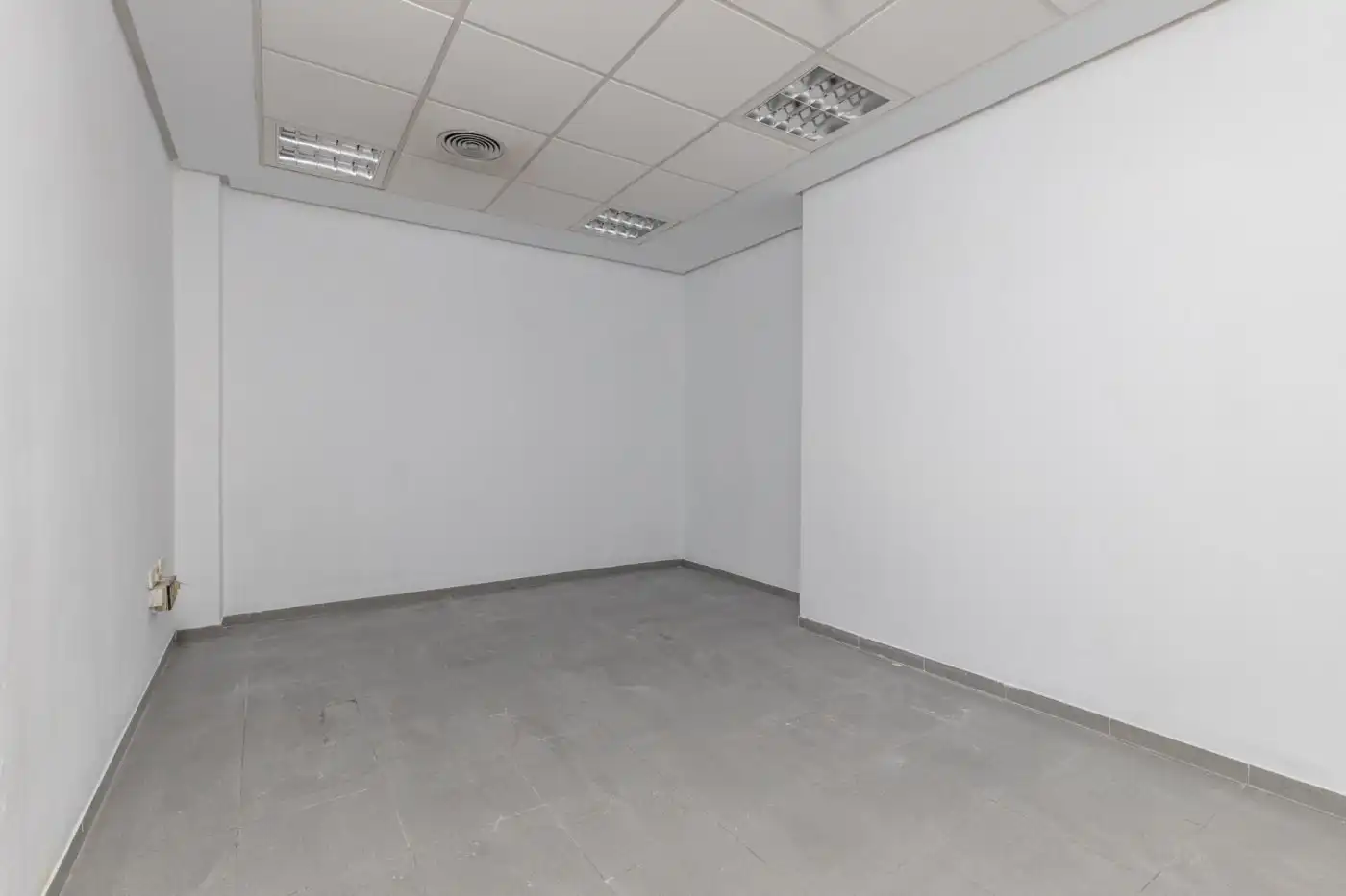 Commercial properties for sale in Montefrío  with Air Conditioner