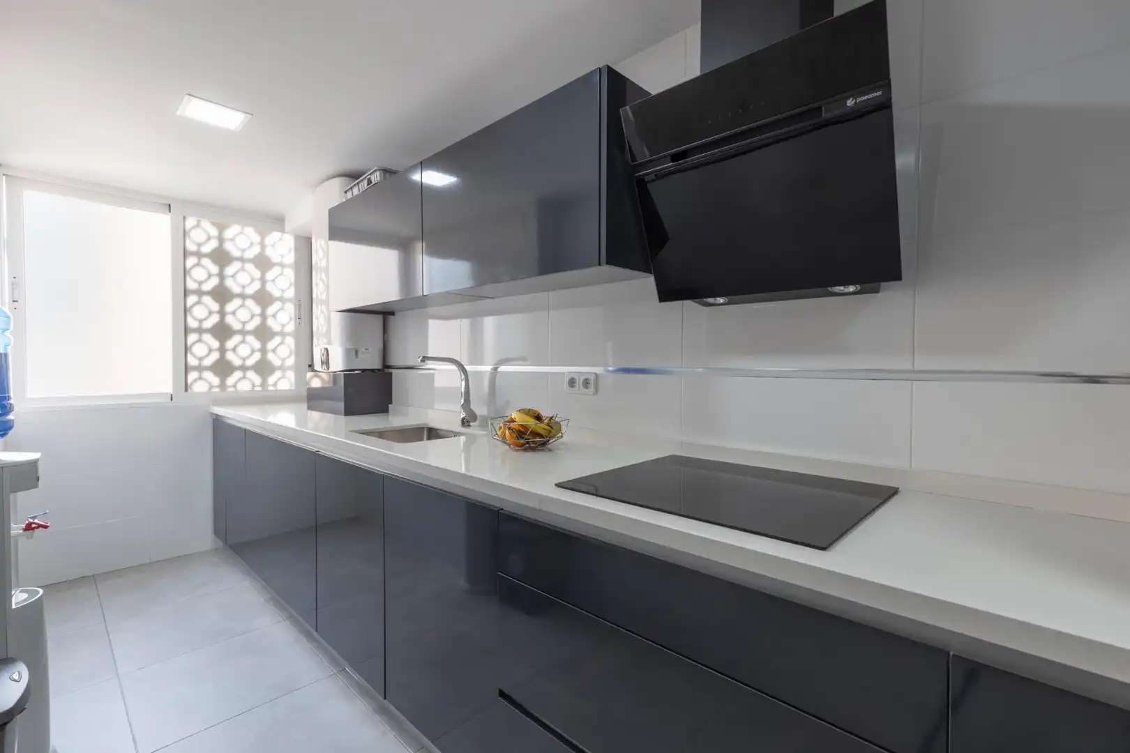 Kitchen of Flat for sale in Granada  with Air Conditioner and Balcony