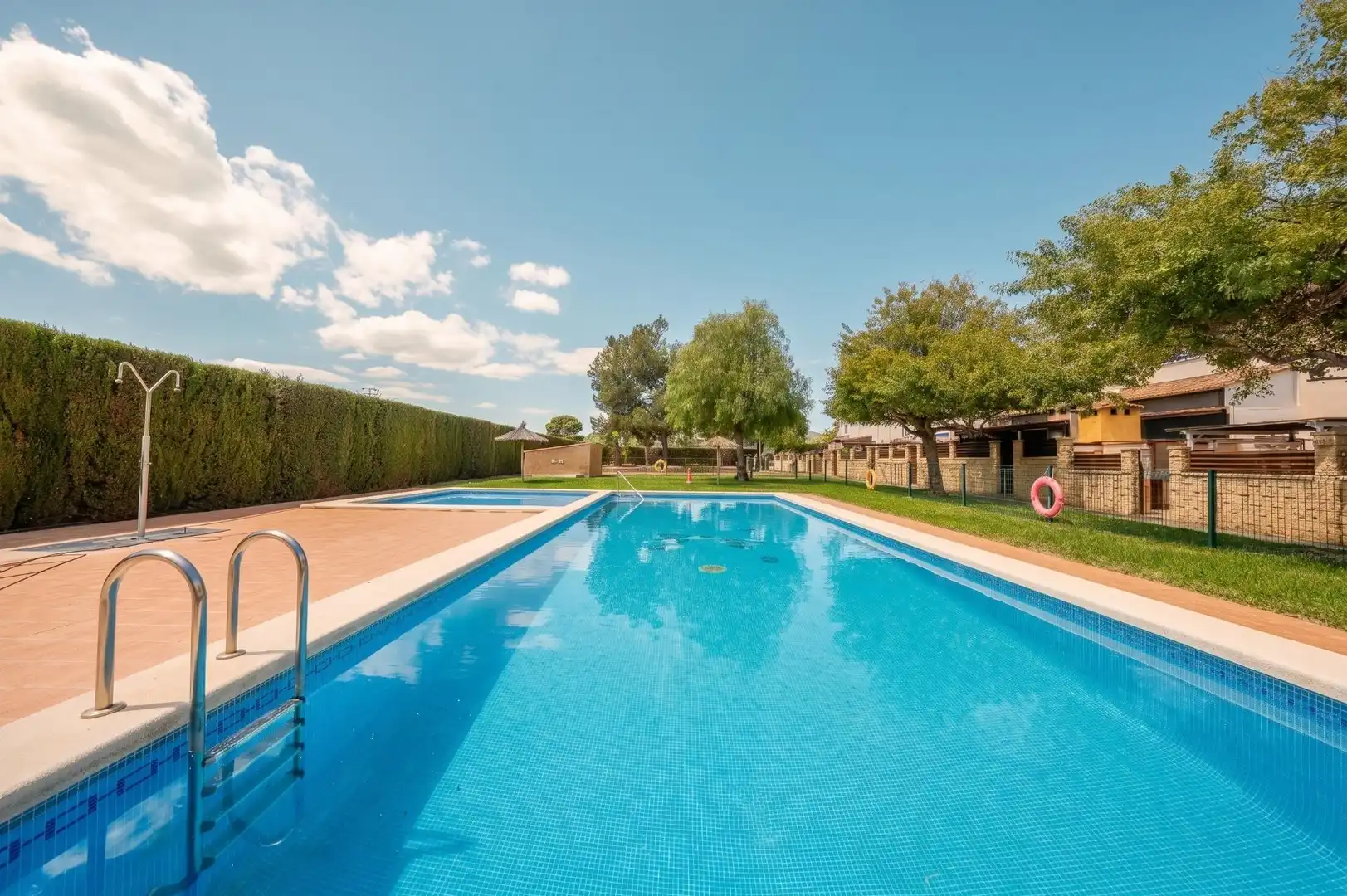 Piscina de Casa adosada en venda en Aspe amb Piscina comunitària