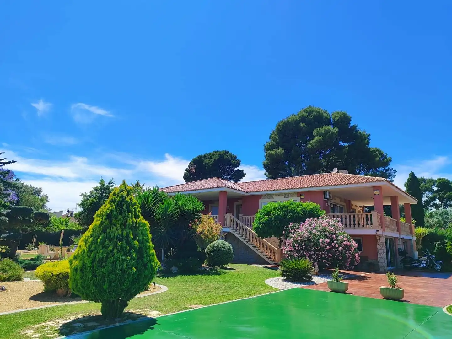 Exterior view of Houses for sale in San Vicente del Raspeig / Sant Vicent del Raspeig  with Heating, Terrace and Storage room