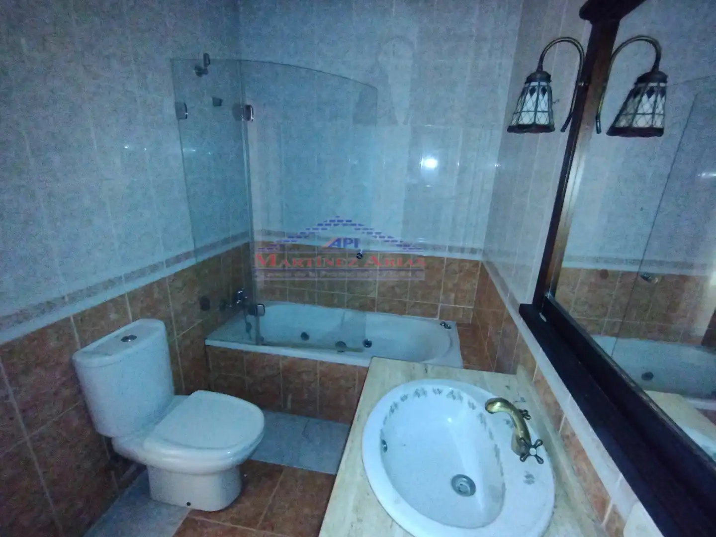 Baño de Piso en venta en Linares con Terraza y Balcón