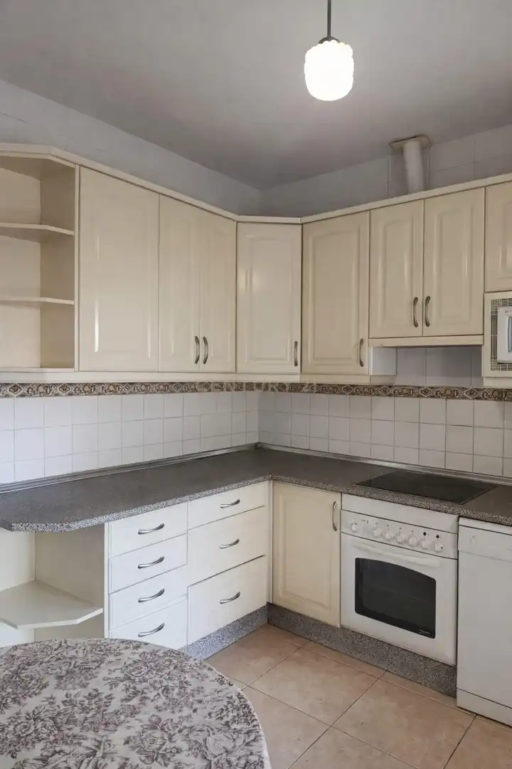 Küche von Wohnungen zum Verkauf in Trujillo mit Klimaanlage, Abstellraum und Balkon