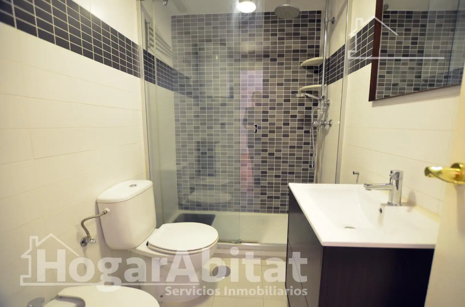 Bathroom of Flat for sale in El Campello  with Air Conditioner, Heating and Private garden
