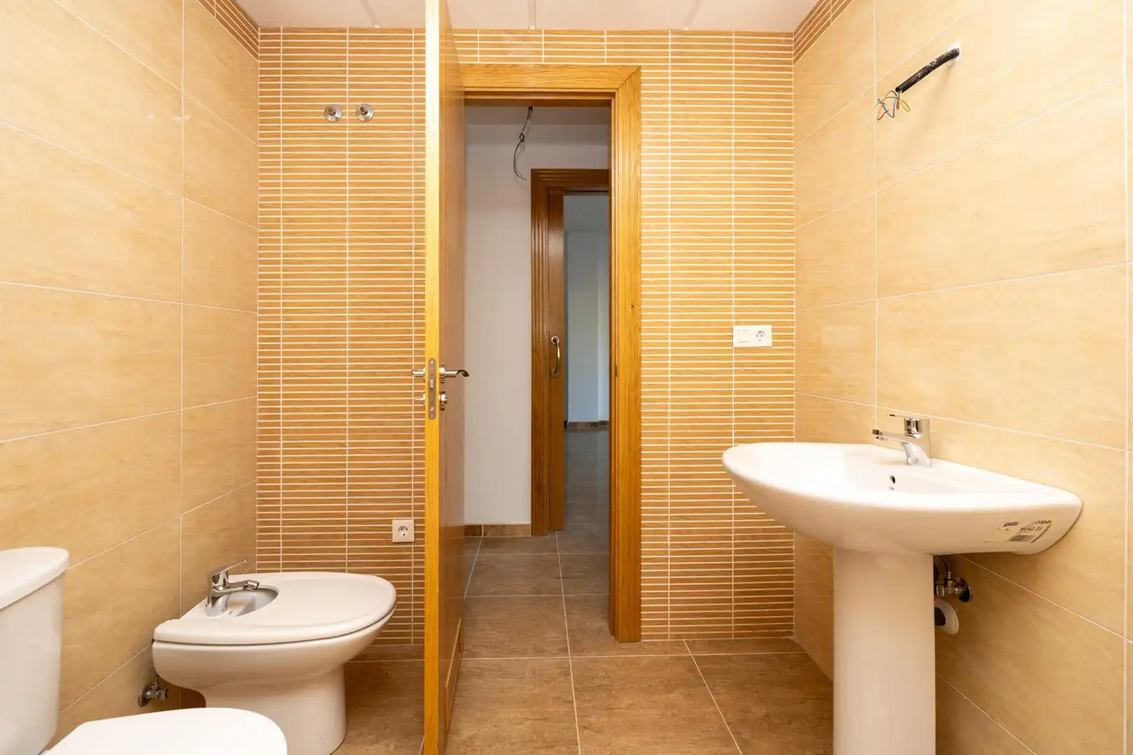 Baño de Piso en venta en Roquetas de Mar con Calefacción, Terraza y Balcón