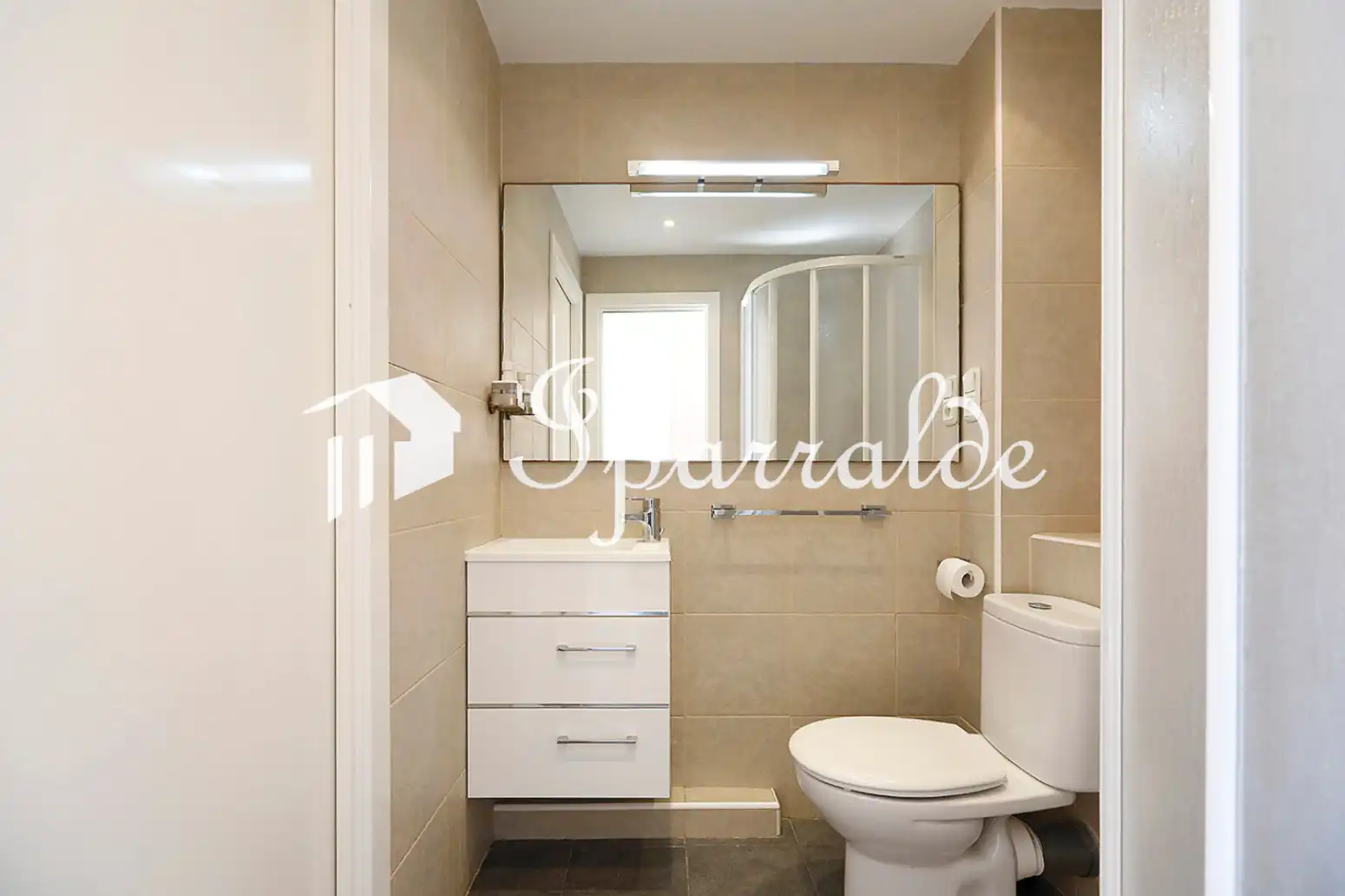 Baño de Piso en venta en Biriatou con Calefacción, Parquet y Amueblado