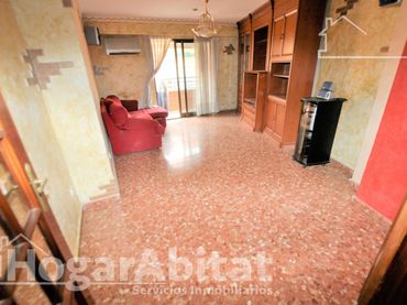 Piso con balcón en venta en Avenida Cami Nou