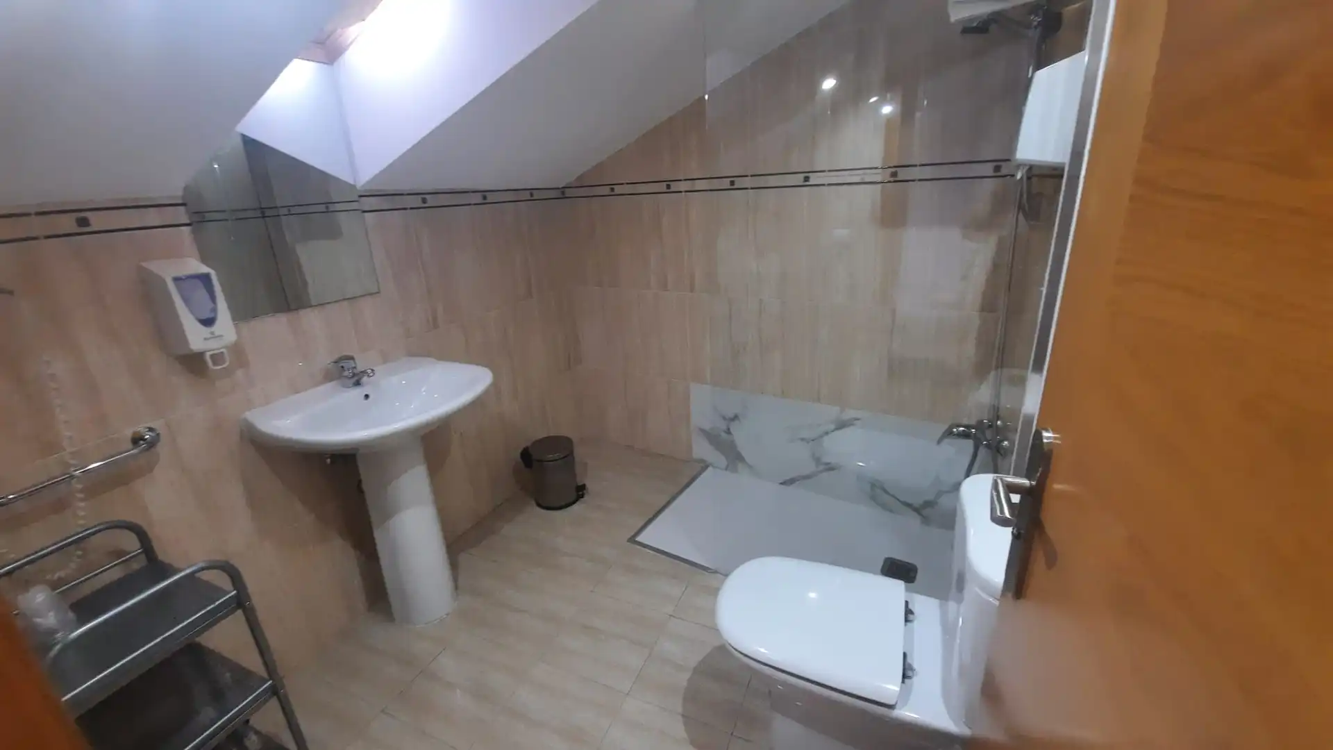Badezimmer von Gebäude zum Verkauf in Cacabelos mit Alarm