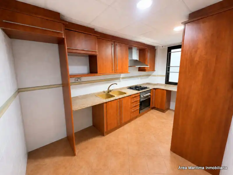Cocina de Piso de alquiler en Valencia con Aire acondicionado, Calefacción y Horno