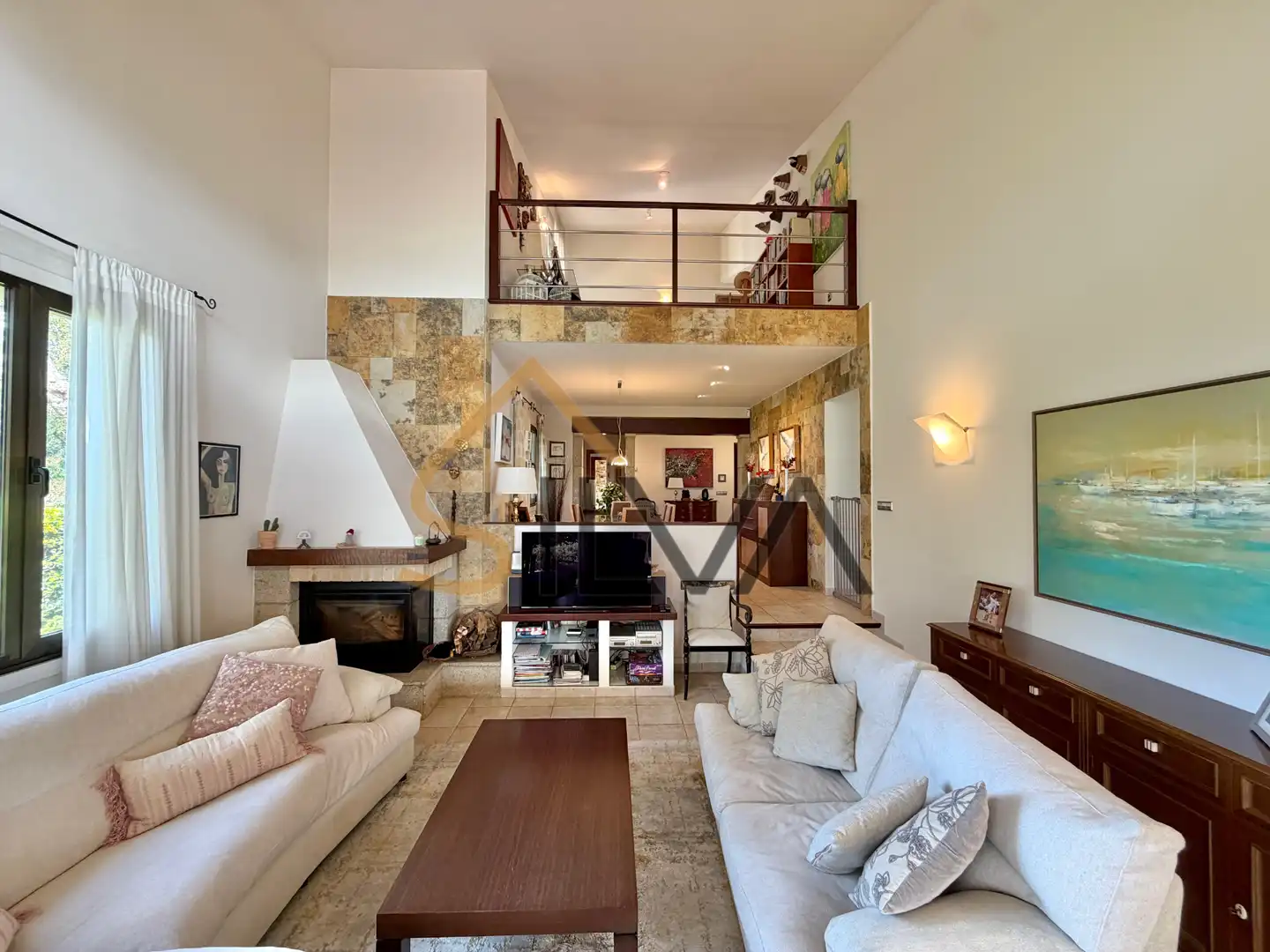Sala de estar de Casa o chalet en venta en Oleiros con Calefacción, Jardín privado y Terraza