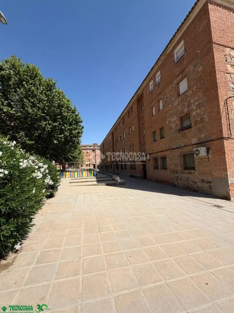Vista exterior de Pis en venda en Toledo amb Balcó
