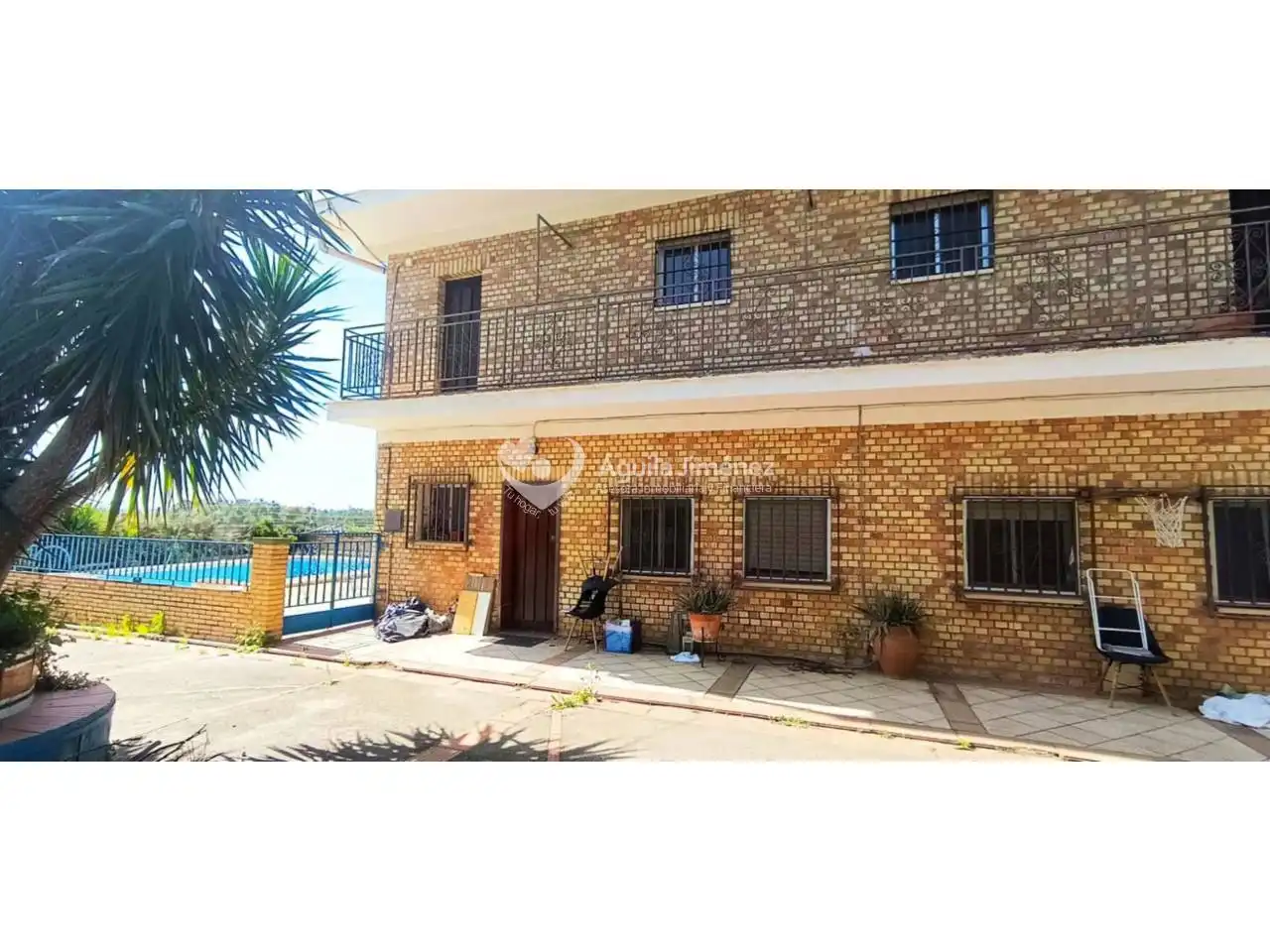 Vista exterior de Finca rústica en venta en Alcalá de Guadaira con Aire acondicionado, Calefacción y Jardín privado