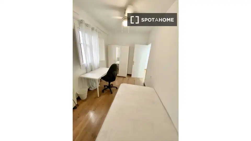 Bedroom of Flat for share in Murcia  with Air Conditioner, Terrace and Furnished