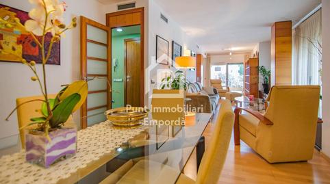 Foto 4 de Piso en venta en Calle Compositor Joaquim Serra, Eixample - Horta Capallera, Figueres