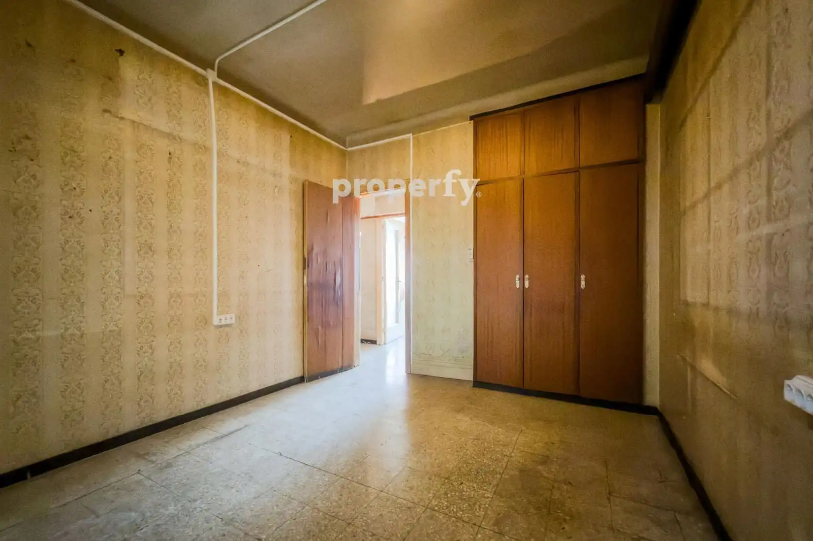 Piso en venta en Barcelona con Calefacción, Terraza y Balcón