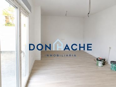 Appartement neuf avec balcon à vendre à Avenida Vía de la Plata 26A
