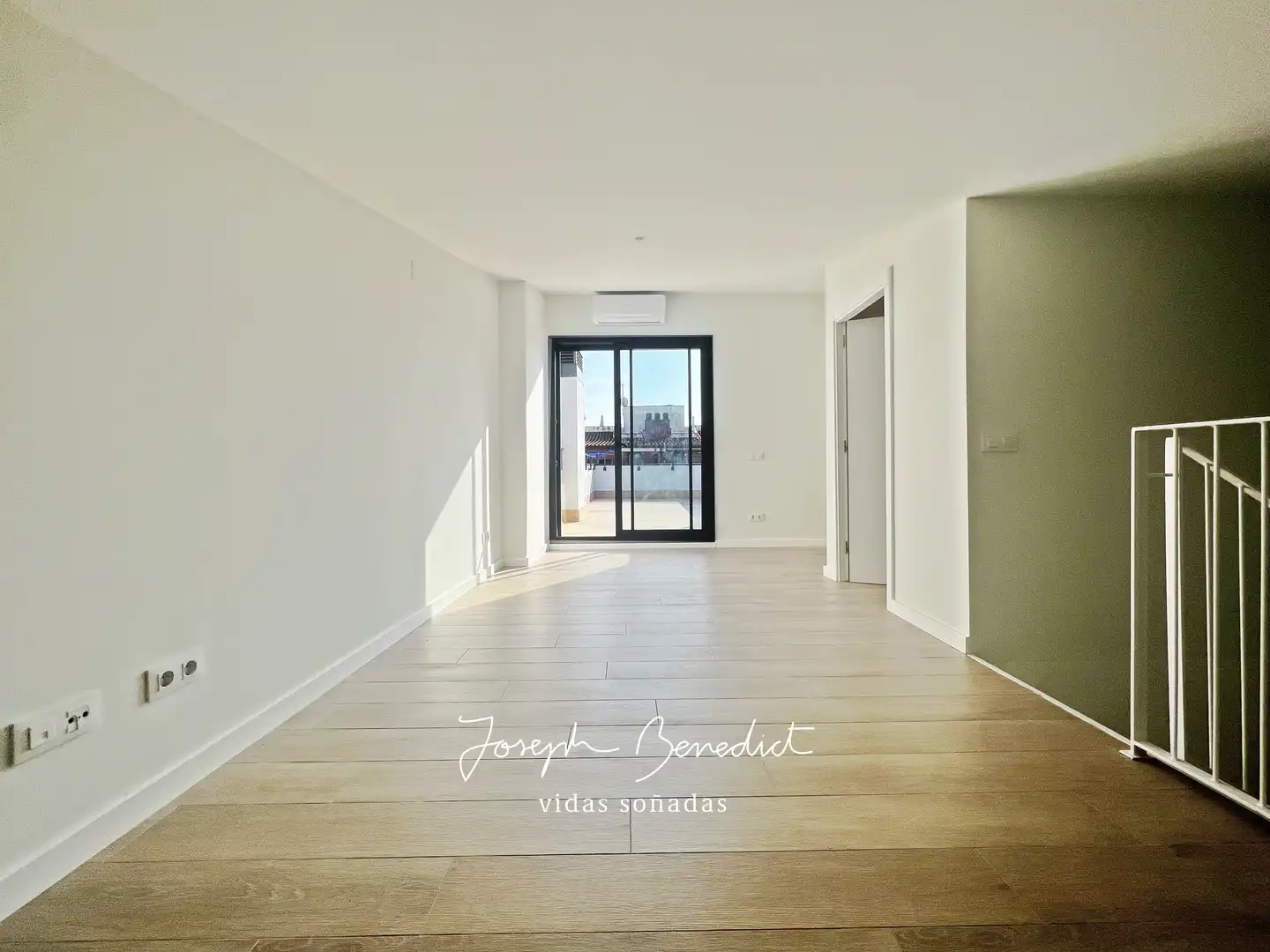 Attic for rent in Centre