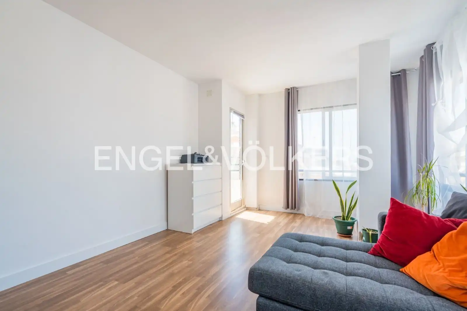Living room of Flat for rent in Sagunto / Sagunt  with Air Conditioner, Heating and Parquet flooring