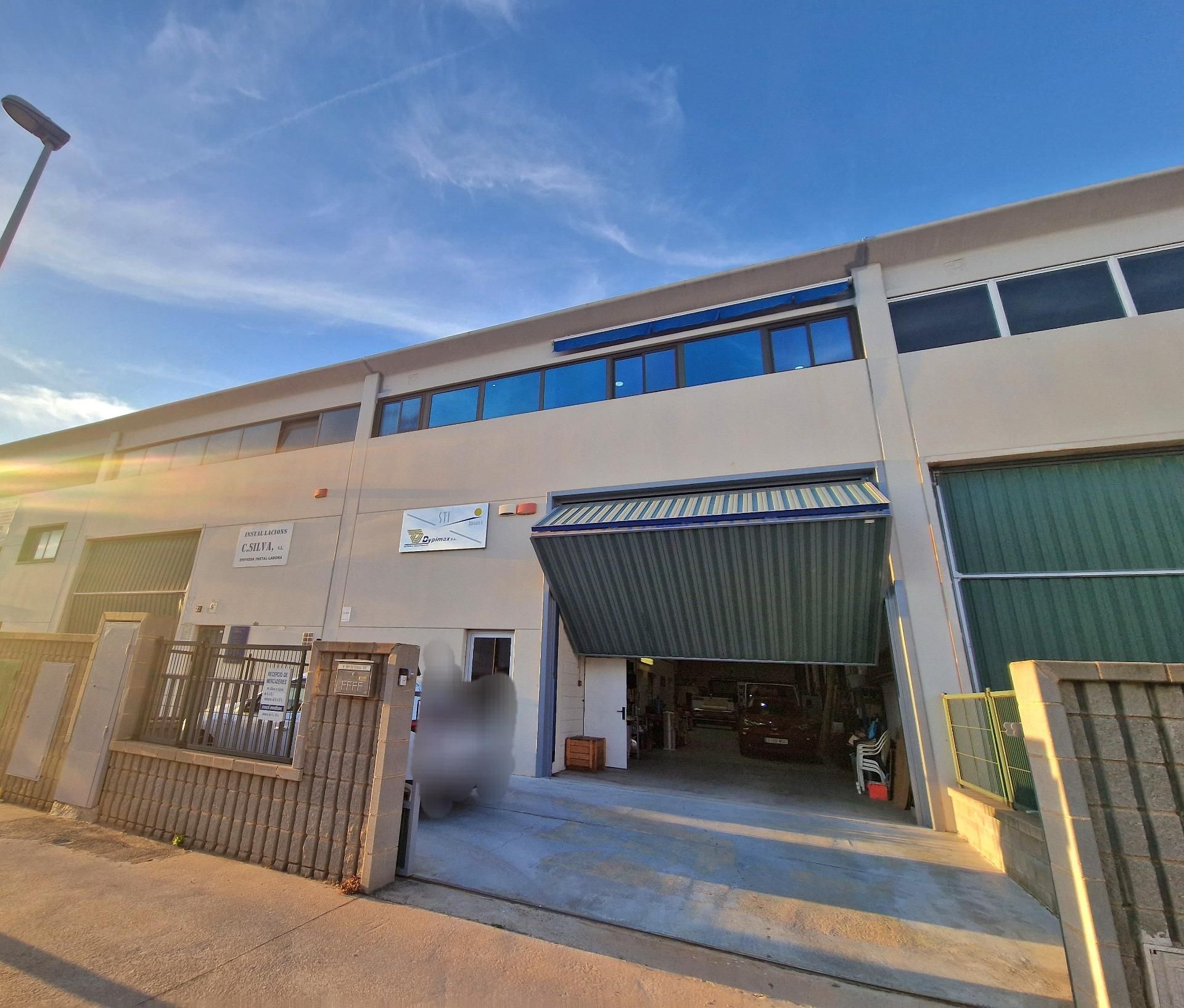 Exterior view of Industrial buildings for sale in Roda de Berà