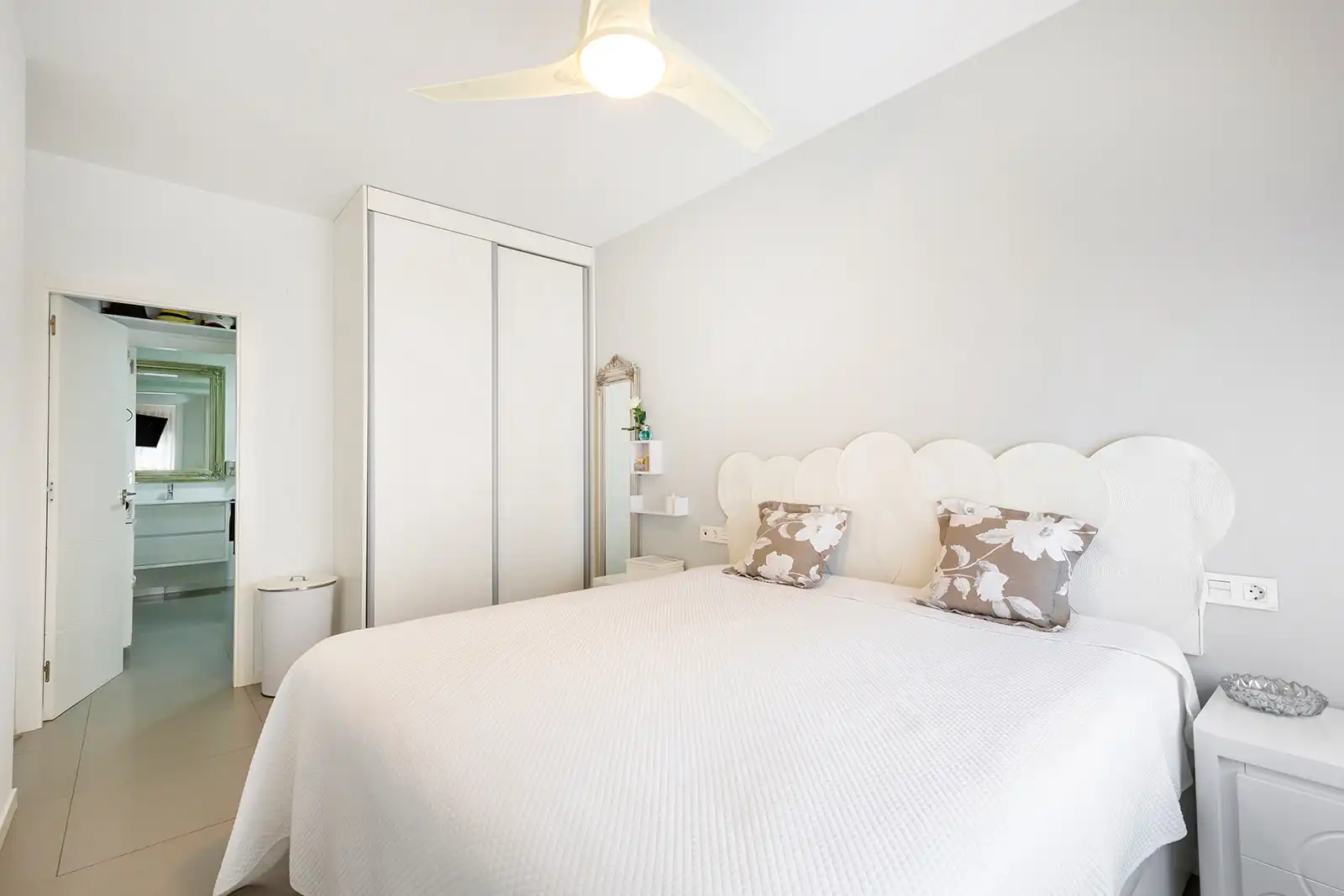 Habitación de Planta baja en venta en Pilar de la Horadada con Aire acondicionado, Jardín privado y Terraza