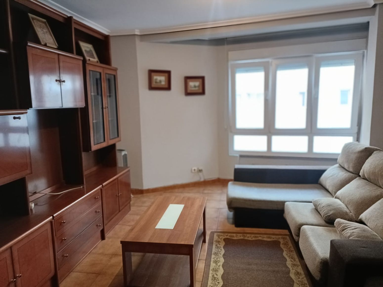 Sala d'estar de Pis de lloguer en Avilés amb Moblat