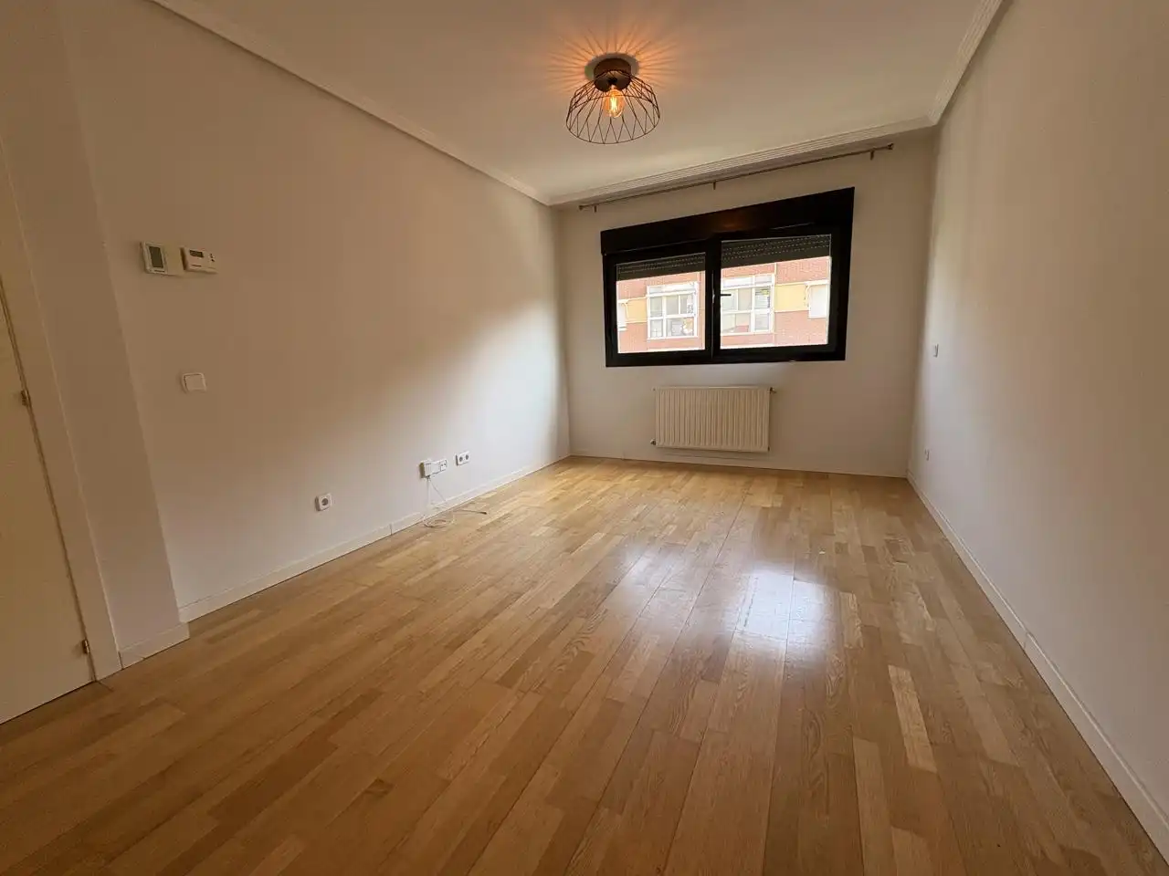 Schlafzimmer von Wohnung zur Miete in Madrid mit Klimaanlage, Heizung und Parkett