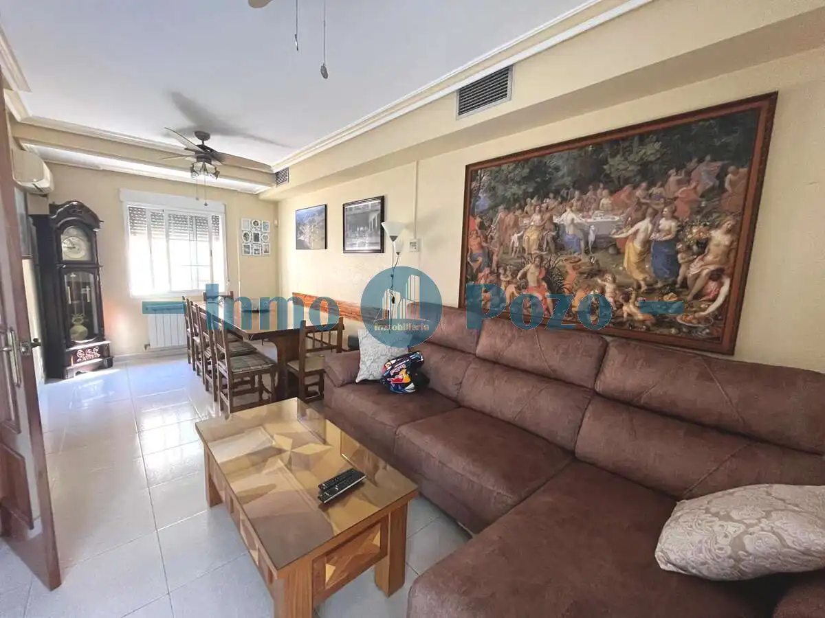 Wohnzimmer von Maisonette zum Verkauf in Almendralejo mit Abstellraum und Möbliert