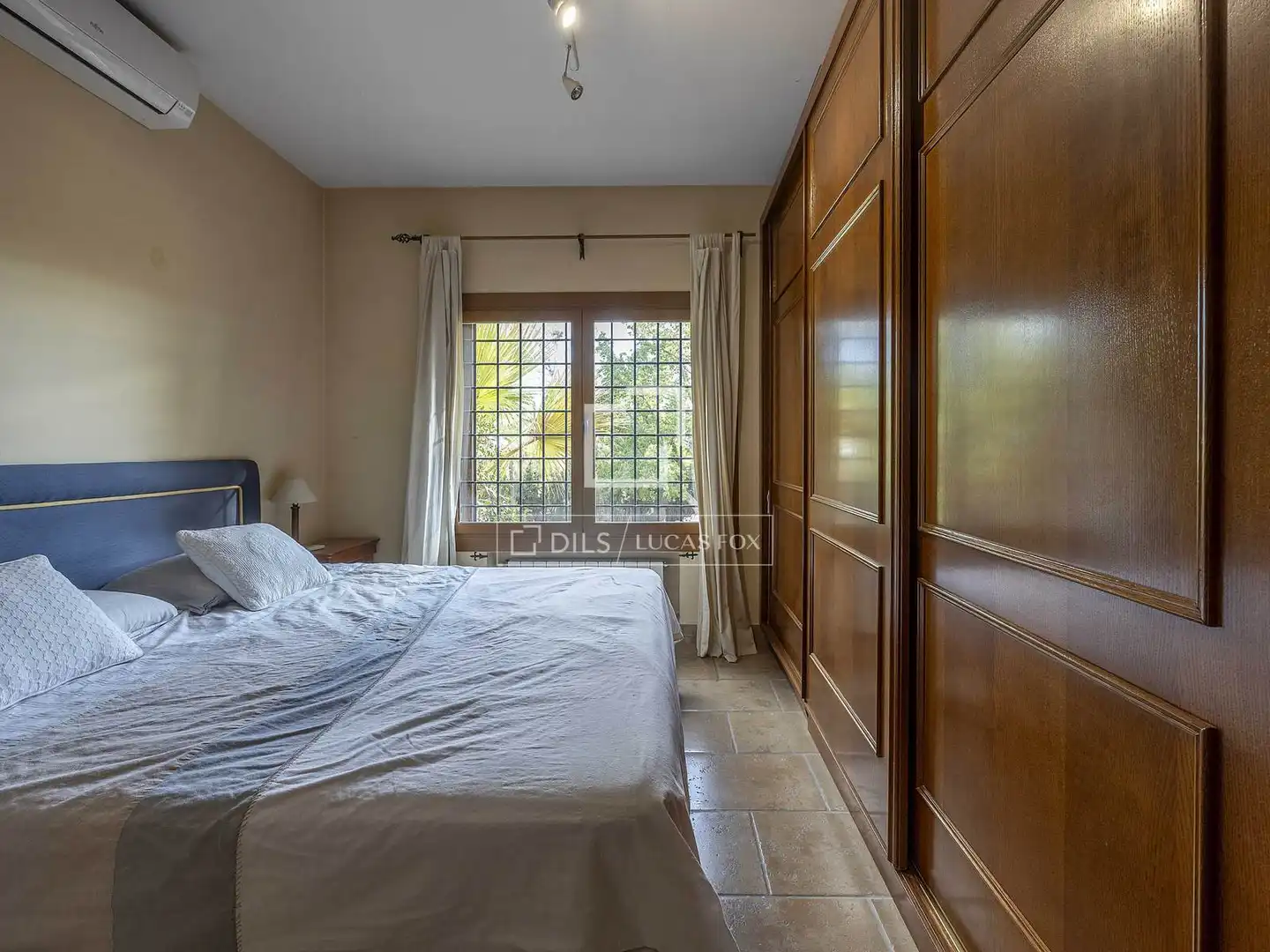 Habitación de Casa o chalet en venta en Paterna con Calefacción, Jardín privado y Terraza