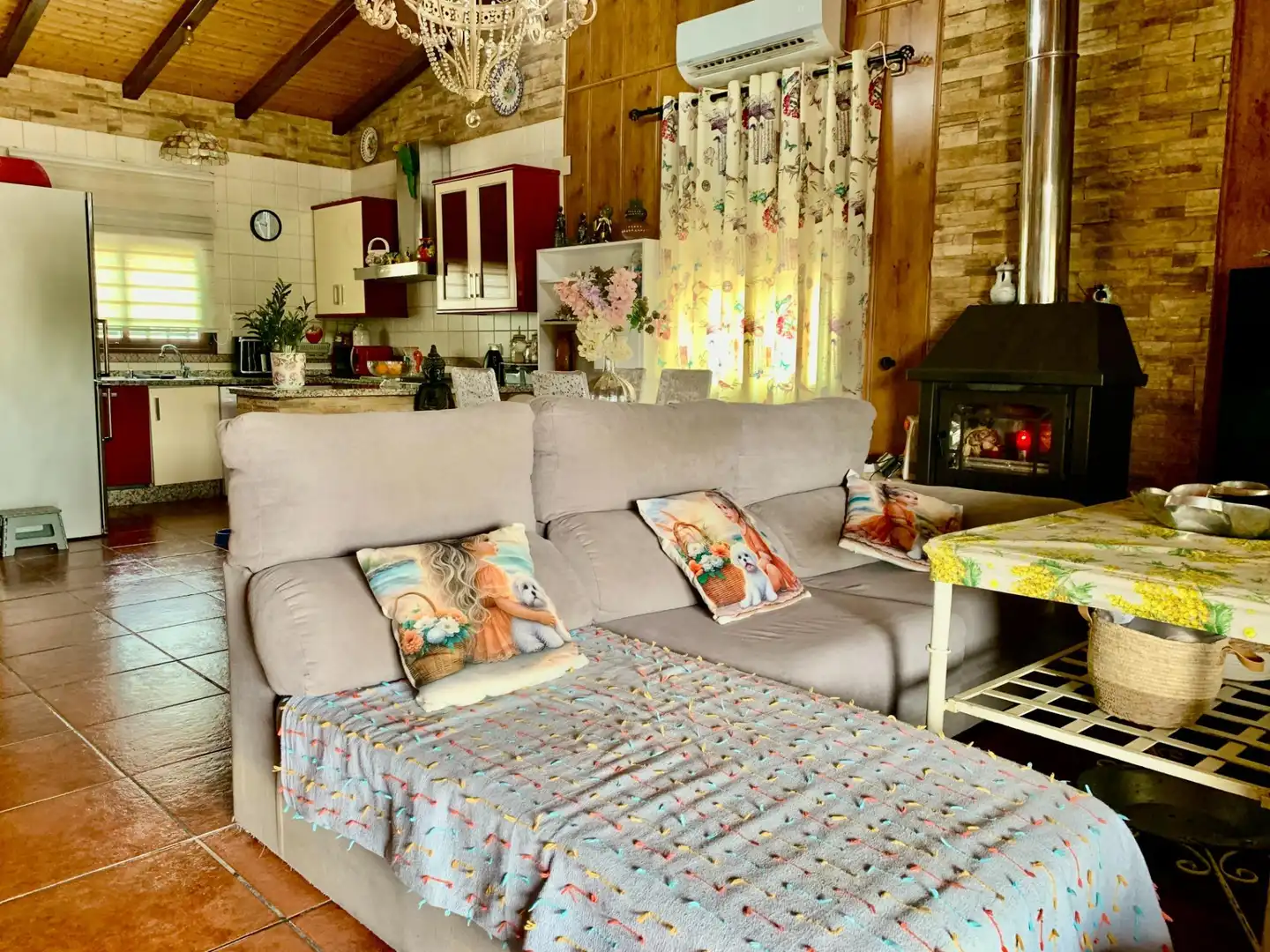 Sala de estar de Casa o chalet en venta en Lora del Río con Aire acondicionado, Calefacción y Jardín privado