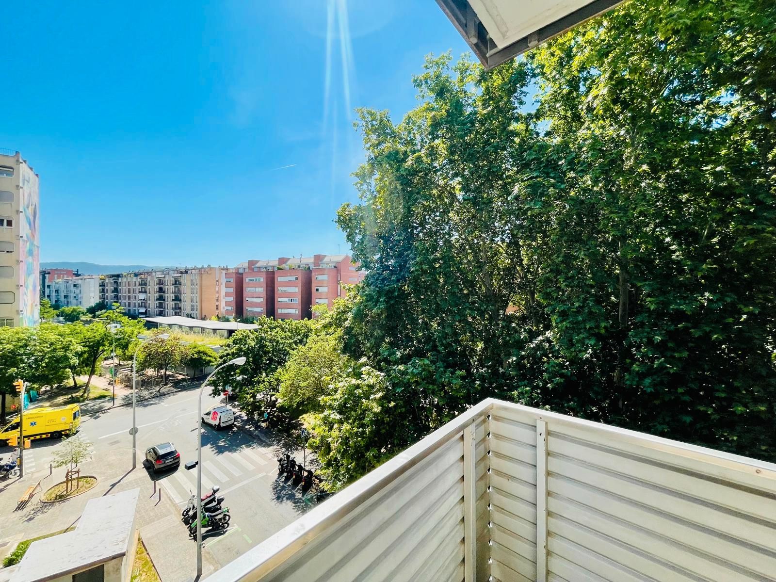 Vista exterior de Pis en venda en Girona Capital amb Aire condicionat, Calefacció i Jardí privat